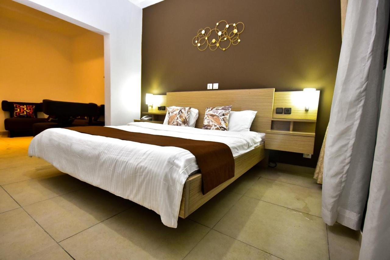 אבידג'אן Robert'S Hotel מראה חיצוני תמונה