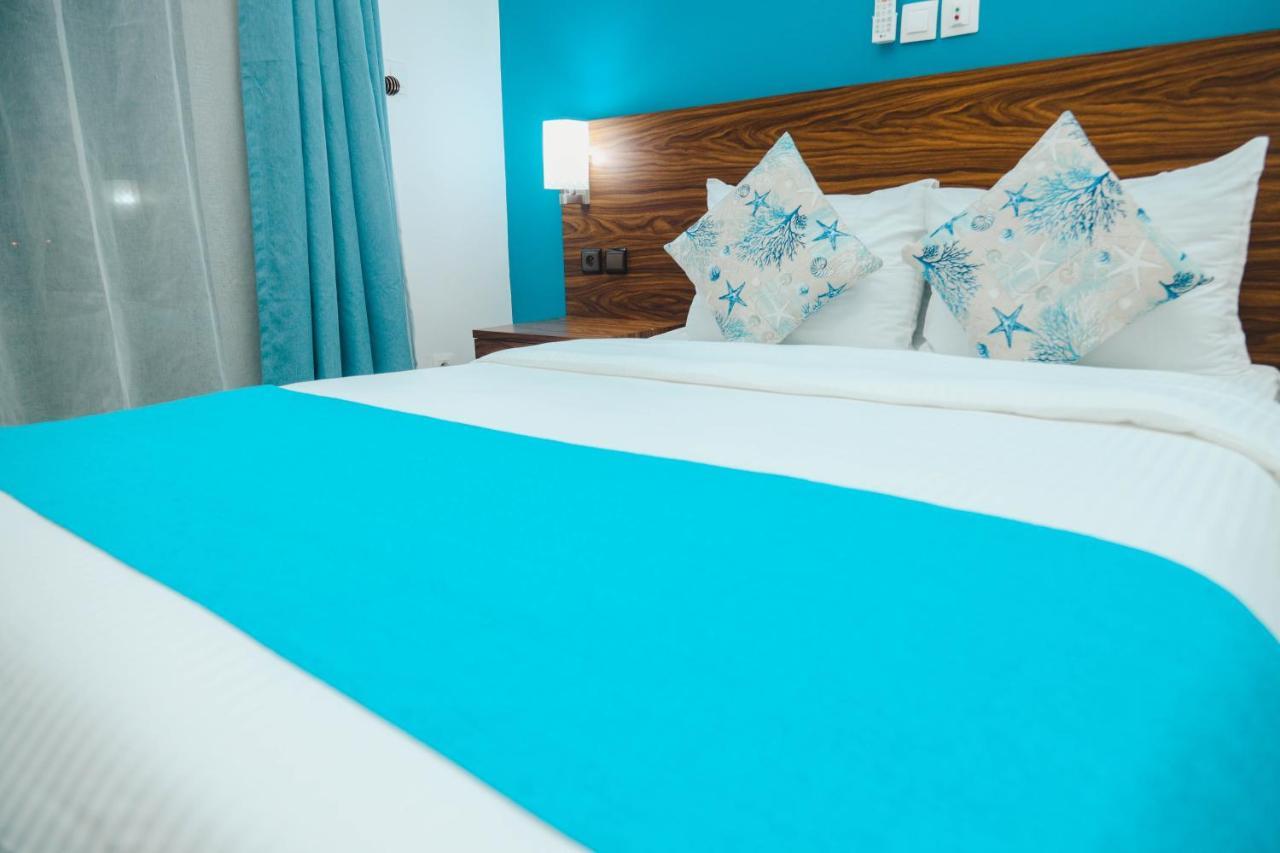אבידג'אן Robert'S Hotel מראה חיצוני תמונה