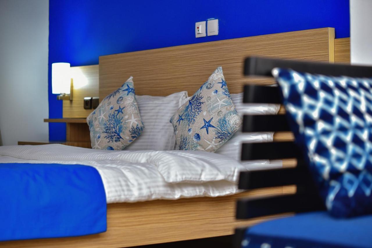 אבידג'אן Robert'S Hotel מראה חיצוני תמונה