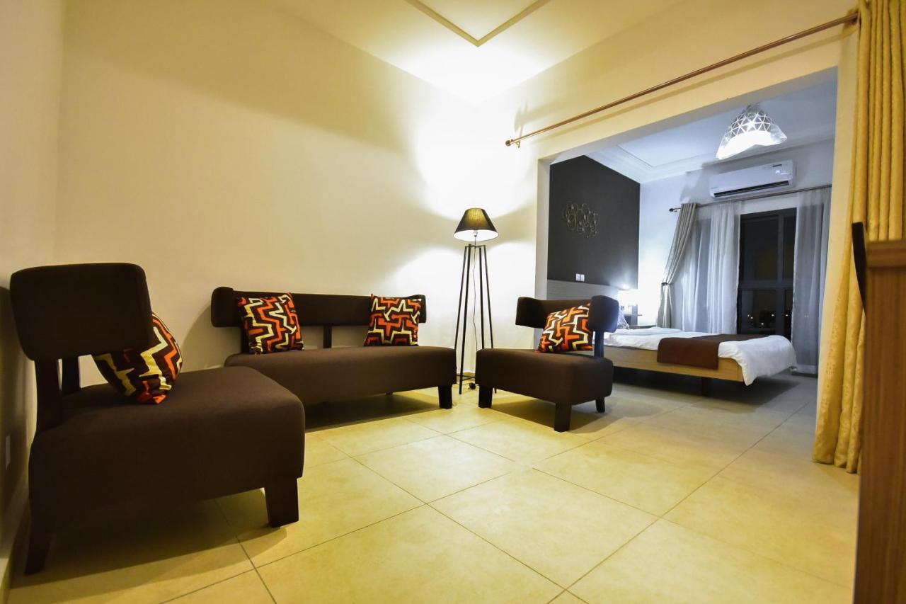 אבידג'אן Robert'S Hotel מראה חיצוני תמונה