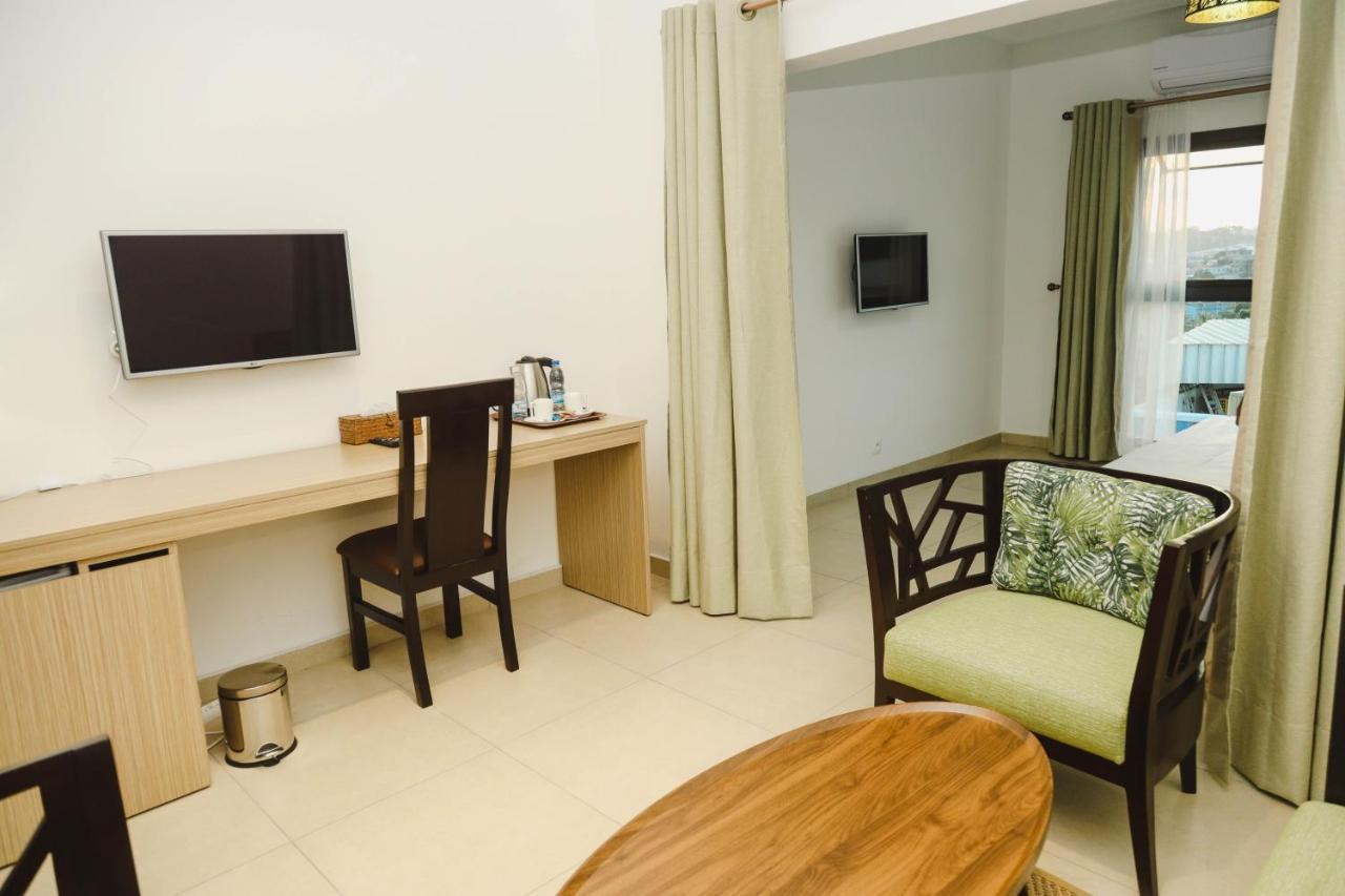 אבידג'אן Robert'S Hotel מראה חיצוני תמונה