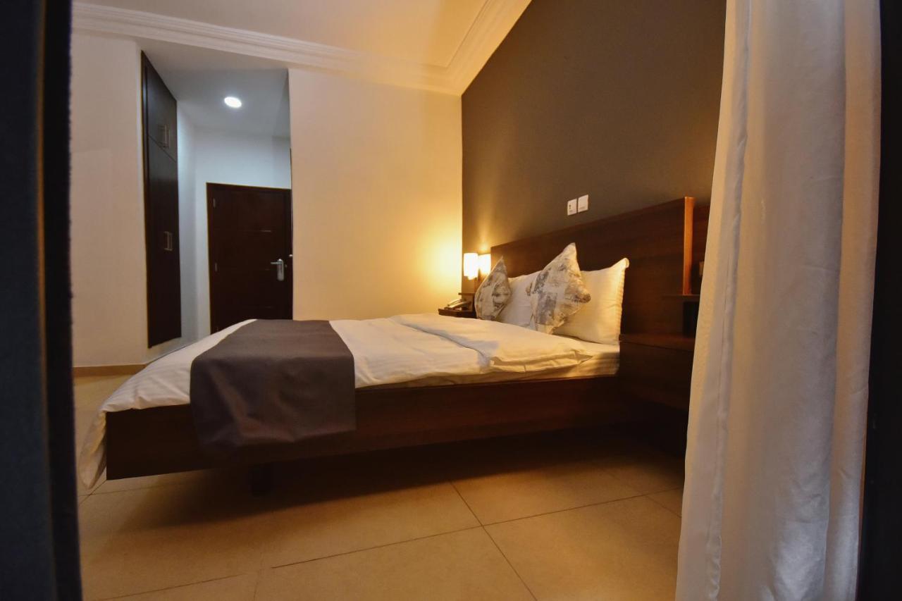 אבידג'אן Robert'S Hotel מראה חיצוני תמונה